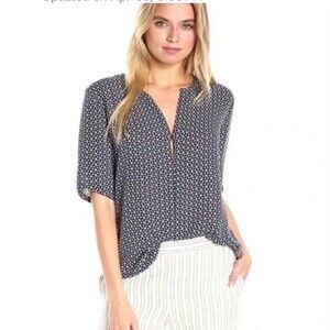 Theory Antazie Tile Geo Print 100% Silk Blouse Sz L Blue White Keyhole Top